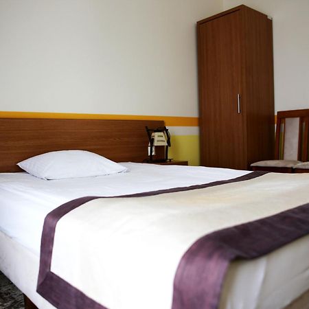 Międzyrzec Podlaski Hotel Folklor חדר תמונה